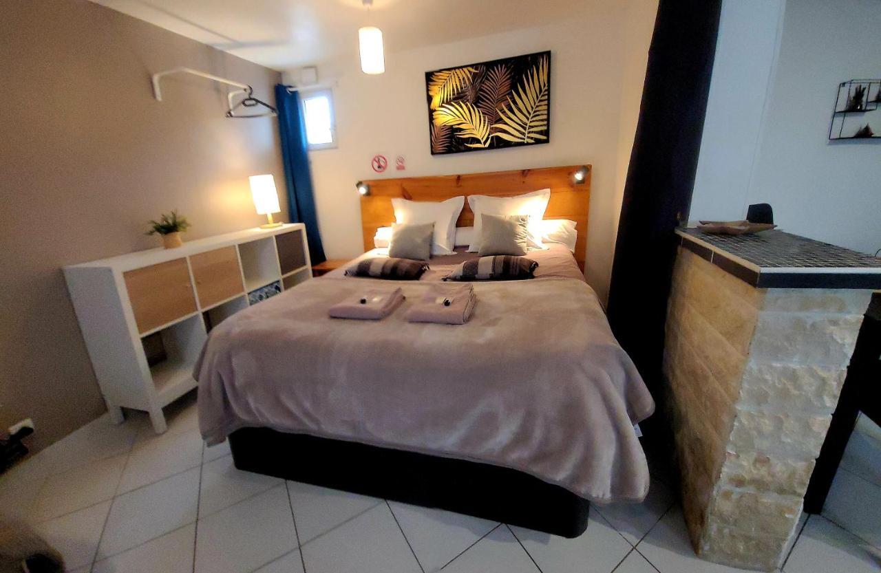 Ravissant Studio Prive 2 Pieces "Le Cosy" Tout Equipe Monchy-Saint-Eloi Exterior foto