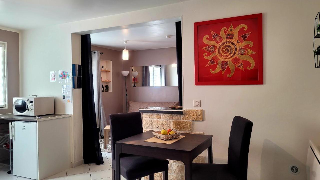 Ravissant Studio Prive 2 Pieces "Le Cosy" Tout Equipe Monchy-Saint-Eloi Exterior foto